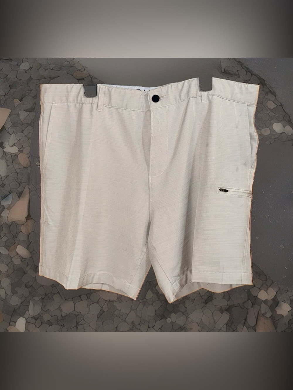 Iron Eagle Men's Flat Front Pale Gray Shorts with Zipper Pocket-40”—EC